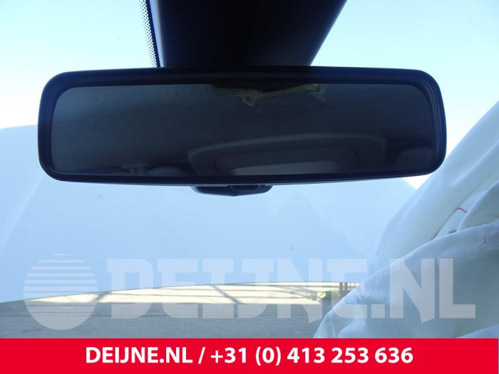 Rétroviseur intérieur d'un Citroën Berlingo 1.5 BlueHDi 100 2018