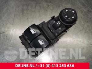 Używane Przelacznik elektrycznej szyby Citroen Berlingo 1.5 BlueHDi 100 Cena € 30,25 Z VAT oferowane przez van Deijne Onderdelen Uden B.V.