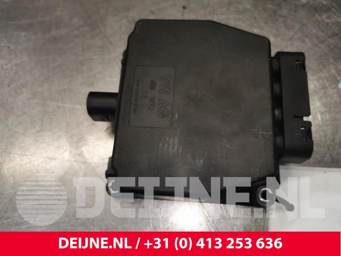 Vacuum relay from a Volkswagen CrossPolo (9N3) 1.4 16V 100 2008