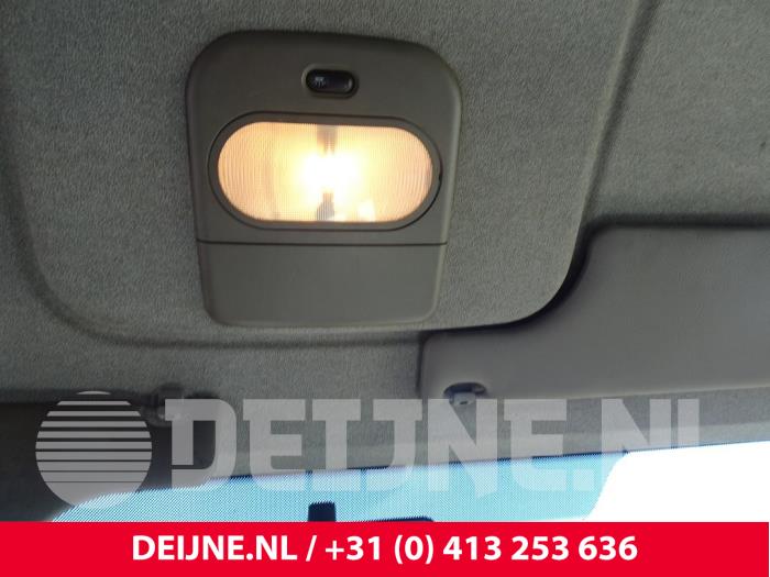 Oswietlenie wewnetrzne przód z Opel Movano Combi 2.8 DTI 2000