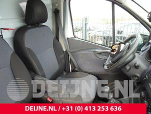Gebrauchte Sitz links Opel Vivaro 1.6 CDTI 90 Preis auf Anfrage angeboten von van Deijne Onderdelen Uden B.V.