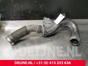 Used Air intake hose Opel Vivaro 1.6 CDTi BiTurbo Price € 54,45 Inclusive VAT offered by van Deijne Onderdelen Uden B.V.