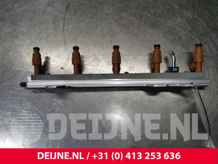 Usagé Système d'injection Volvo XC70 (SZ) XC70 2.5 T 20V Prix € 50,00 Règlement à la marge proposé par van Deijne Onderdelen Uden B.V.