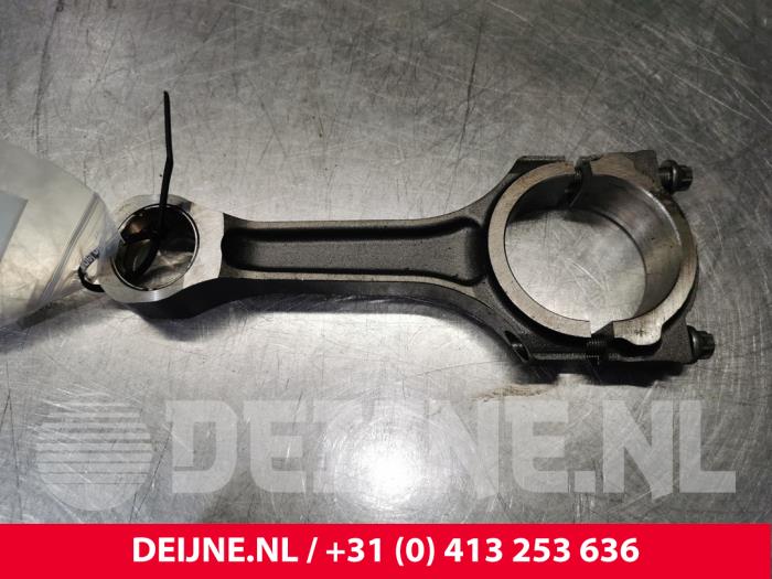 Usagé Bielle Ford Transit Custom 2.2 TDCi 16V FWD Prix € 36,30 Prix TTC proposé par van Deijne Onderdelen Uden B.V.