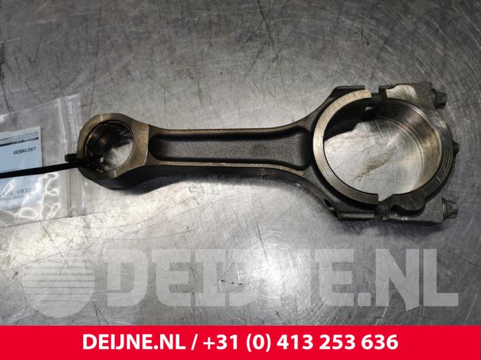 Usagé Bielle Ford Transit Custom 2.2 TDCi 16V FWD Prix € 36,30 Prix TTC proposé par van Deijne Onderdelen Uden B.V.