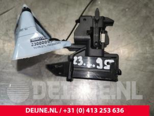 Used Ignition lock + key Volvo V40 (MV) 2.0 T3 16V Price € 49,00 Margin scheme offered by van Deijne Onderdelen Uden B.V.