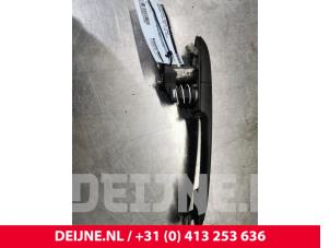 Used Door handle 2-door, left Mercedes Vito (639.6) 2.2 113 CDI 16V Euro 5 Price € 36,30 Inclusive VAT offered by van Deijne Onderdelen Uden B.V.