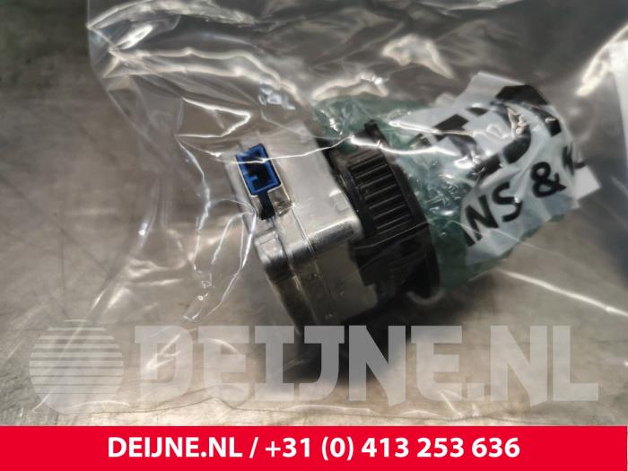 Xenonlampa från en Tesla Model S P85D 2015