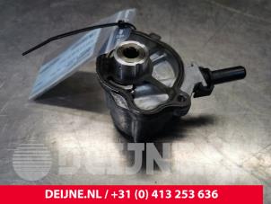 Used Vacuum pump (diesel) Mercedes ML III (166) 2.1 ML-250 CDI 16V BlueTEC 4-Matic Price € 75,00 Margin scheme offered by van Deijne Onderdelen Uden B.V.