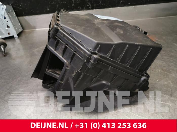 Begagnade Luftfilterhus Volvo XC60 II (UZ) 2.0 B5 Mild Hybrid Geartronic 16V AWD Pris € 100,00 Marginaltabell erbjuds av van Deijne Onderdelen Uden B.V.