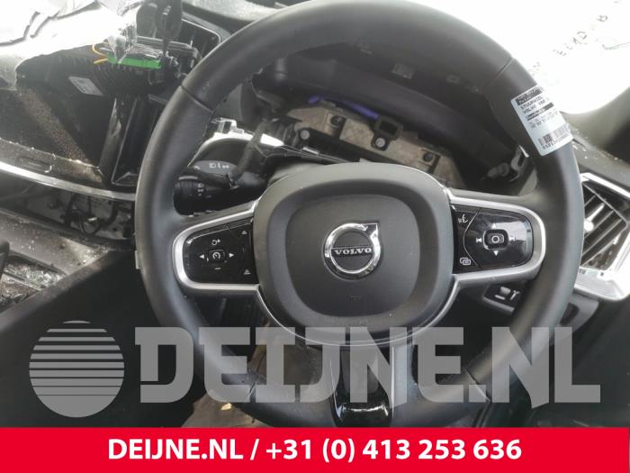 Steering wheel from a Volvo V60 II (ZW) 2.0 B4 16V Mild Hybrid 2022