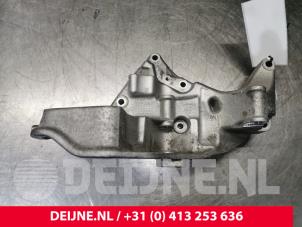 Used Alternator lower bracket Volvo V40 (MV) 2.0 D2 16V Price € 50,00 Margin scheme offered by van Deijne Onderdelen Uden B.V.