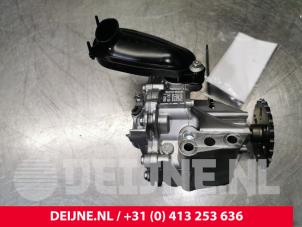 Używane Pompa oleju Mercedes Vito (447.6) 1.6 111 CDI 16V Cena € 72,60 Z VAT oferowane przez van Deijne Onderdelen Uden B.V.