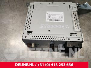 Używane Modul radiowy Renault Trafic (1FL/2FL/3FL/4FL) 2.0 dCi 16V 145 Cena € 193,60 Z VAT oferowane przez van Deijne Onderdelen Uden B.V.