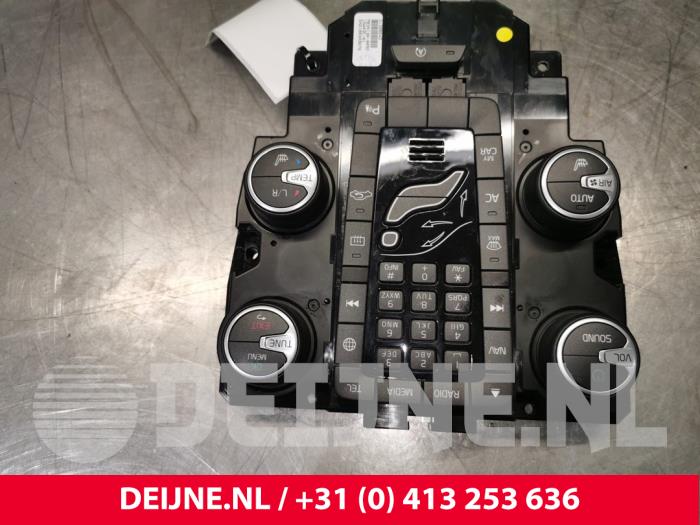 Heater control panel from a Volvo V40 (MV) 2.0 D2 16V 2015