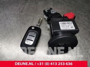 Used Ignition lock + key Renault Trafic (1FL/2FL/3FL/4FL) 2.0 dCi 16V 170 Price € 60,50 Inclusive VAT offered by van Deijne Onderdelen Uden B.V.
