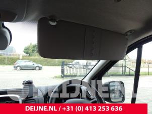 Używane Oslona przeciwsloneczna Renault Trafic (1FL/2FL/3FL/4FL) 2.0 dCi 16V 170 Cena na żądanie oferowane przez van Deijne Onderdelen Uden B.V.