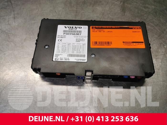 Używane VCM (moduł) Volvo V60 II (ZW) 2.0 D4 16V Cena € 850,00 Procedura marży oferowane przez van Deijne Onderdelen Uden B.V.