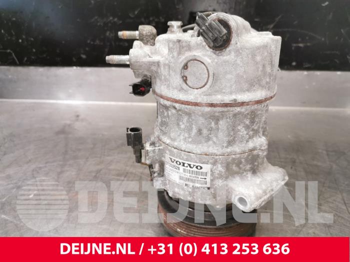 Air conditioning pump Volvo V60 I 2.0 D4 16V - 31332528 D4204T5 VOLVO