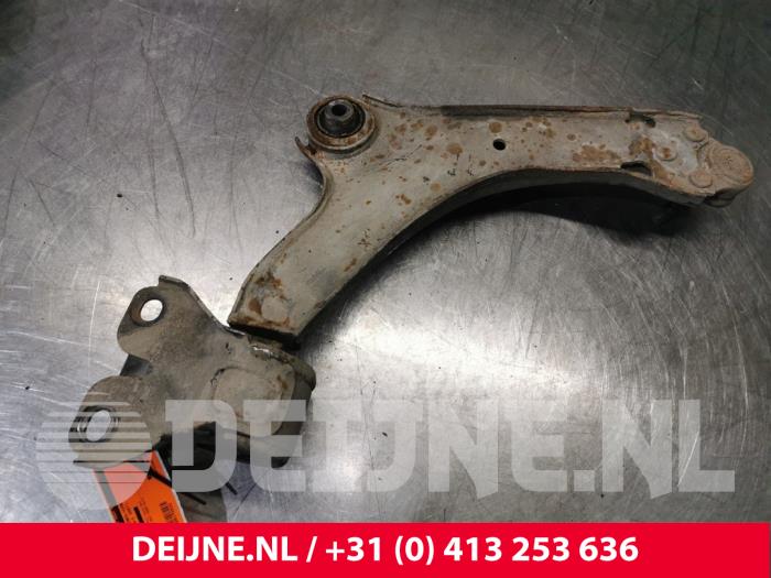 Front lower wishbone, left from a Volvo S80 (AR/AS) 3.2 24V 2007