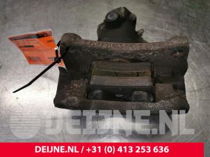Usagé Etrier de frein (pince) arrière droit Renault Master III (FD/HD) 2.5 dCi 120 FAP Prix € 60,50 Prix TTC proposé par van Deijne Onderdelen Uden B.V.