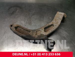Used Front lower wishbone, left Volkswagen Transporter T5 2.0 TDI BlueMotion Price € 72,60 Inclusive VAT offered by van Deijne Onderdelen Uden B.V.