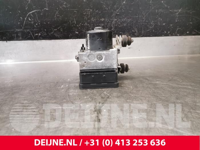 Begagnade ABS-pump Volkswagen Transporter T5 2.0 TDI BlueMotion Pris € 60,50 Inklusive moms erbjuds av van Deijne Onderdelen Uden B.V.