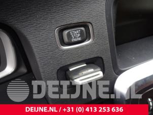 Gebrauchte Zündschloss + Schlüssel Volvo V60 I (FW/GW) 2.4 D6 20V Plug-in Hybrid AWD Preis auf Anfrage angeboten von van Deijne Onderdelen Uden B.V.