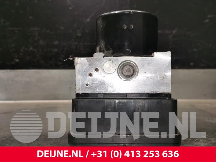ABS pump Volvo V40 1.6 D2 - P31400643 D4162T VOLVO