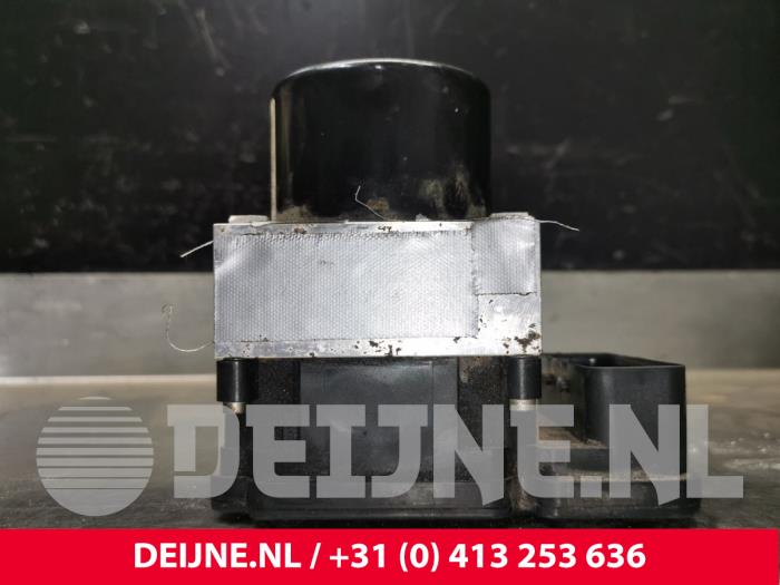 ABS pump Volvo V40 1.6 D2 - P31400643 32681633 VOLVO