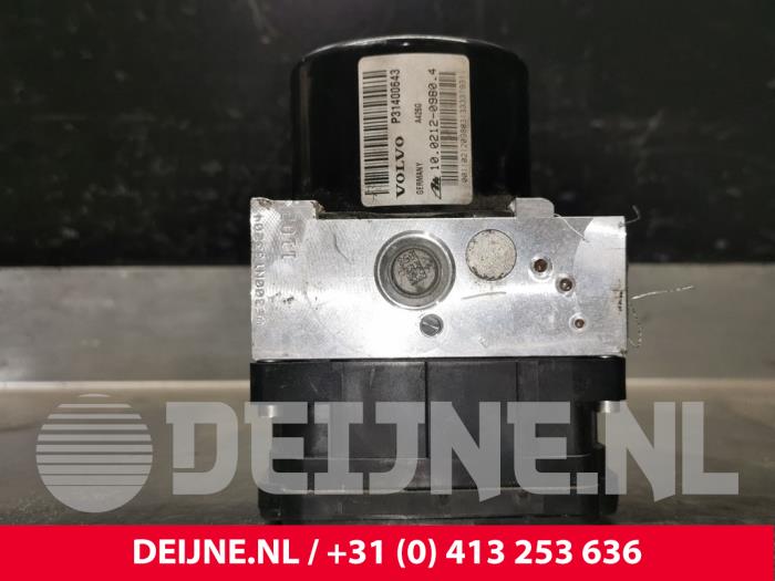 ABS pump Volvo V40 1.6 D2 - P31400643 32681633 VOLVO