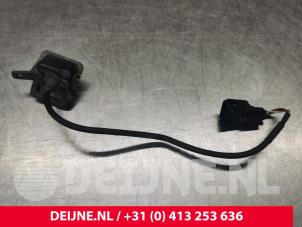 Used Reversing camera Renault Master IV (MA/MB/MC/MD/MH/MF/MG/MH) 2.3 dCi 135 16V FWD Price € 151,25 Inclusive VAT offered by van Deijne Onderdelen Uden B.V.
