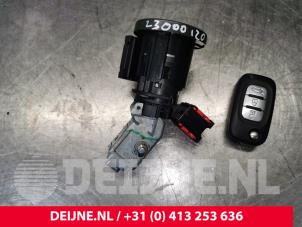 Usagé Serrure de contact + clé Renault Master IV (MA/MB/MC/MD/MH/MF/MG/MH) 2.3 dCi 135 16V FWD Prix € 151,25 Prix TTC proposé par van Deijne Onderdelen Uden B.V.