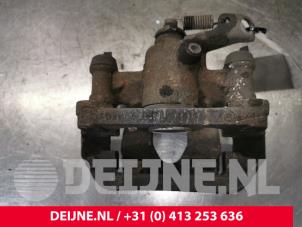Używane Zacisk hamulcowy lewy tyl Renault Master IV (MA/MB/MC/MD/MH/MF/MG/MH) 2.3 dCi 135 16V FWD Cena € 151,25 Z VAT oferowane przez van Deijne Onderdelen Uden B.V.