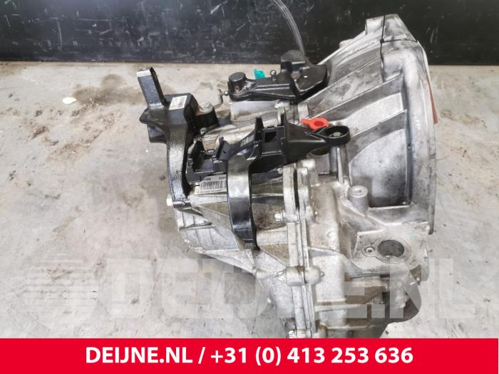 Gearbox from a Renault Master IV (MA/MB/MC/MD/MH/MF/MG/MH) 2.3 dCi 135 16V FWD 2020