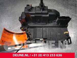 Gebrauchte Türschlossmechanik 2-türig rechts Renault Master IV (MA/MB/MC/MD/MH/MF/MG/MH) 2.3 dCi 135 16V FWD Preis € 78,65 Mit Mehrwertsteuer angeboten von van Deijne Onderdelen Uden B.V.