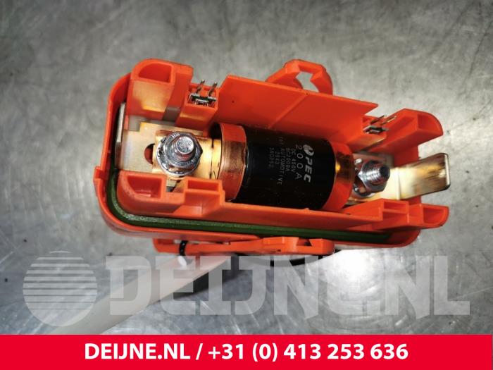 Używane Pyrofuse Volvo V60 I (FW/GW) 2.4 D6 20V Plug-in Hybrid AWD Cena € 20,00 Procedura marży oferowane przez van Deijne Onderdelen Uden B.V.