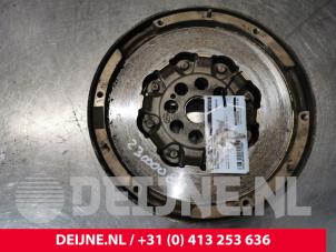 Used Dual mass flywheel Opel Vivaro 1.6 CDTI 90 Price € 211,75 Inclusive VAT offered by van Deijne Onderdelen Uden B.V.