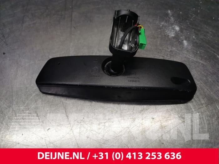Rear view mirror from a Volvo V40 (MV) 1.6 D2 2013