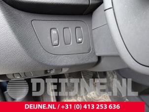 Usagé Commande régulateur de vitesse Renault Kangoo Express (FW) 1.5 dCi 75 FAP Prix sur demande proposé par van Deijne Onderdelen Uden B.V.