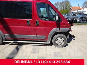 Used Door window 2-door, right Peugeot Boxer (U9) 2.2 HDi 120 Euro 4 Price on request offered by van Deijne Onderdelen Uden B.V.