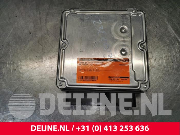 Used Engine management computer Volkswagen Multivan T5 (7E/7HC/7HF/7HM) 2.5 TDi Price € 272,25 Inclusive VAT offered by van Deijne Onderdelen Uden B.V.