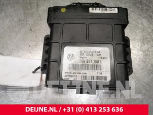 Usagé Ordinateur réservoir automatique Volkswagen Multivan T5 (7E/7HC/7HF/7HM) 2.5 TDi Prix € 151,25 Prix TTC proposé par van Deijne Onderdelen Uden B.V.