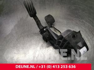 Usados Pedal de freno Renault Master IV (FV) 2.3 dCi 170 16V FWD Precio € 84,70 IVA incluido ofrecido por van Deijne Onderdelen Uden B.V.