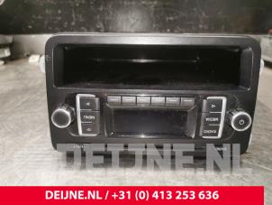 Gebrauchte Radio Volkswagen Caddy Combi III (2KB,2KJ) 1.6 TDI 16V Preis € 78,65 Mit Mehrwertsteuer angeboten von van Deijne Onderdelen Uden B.V.