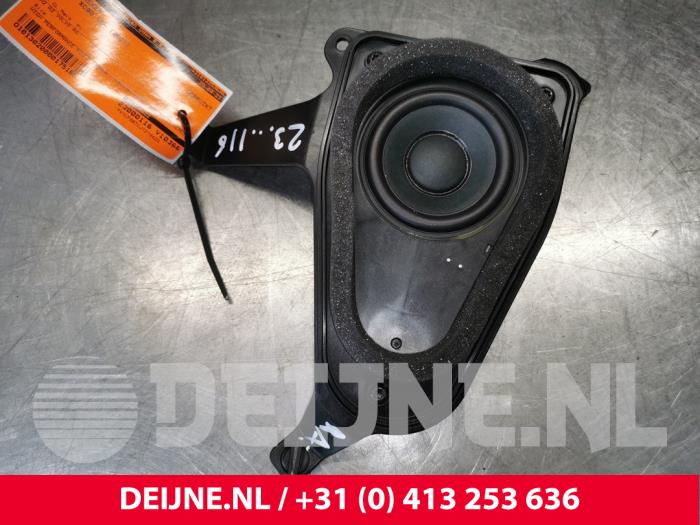 Używane Glosnik Volvo XC90 II 2.0 D5 16V AWD Cena € 100,00 Procedura marży oferowane przez van Deijne Onderdelen Uden B.V.
