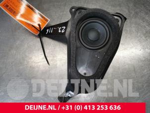 Usagé Haut-parleur Volvo XC90 II 2.0 D5 16V AWD Prix € 100,00 Règlement à la marge proposé par van Deijne Onderdelen Uden B.V.