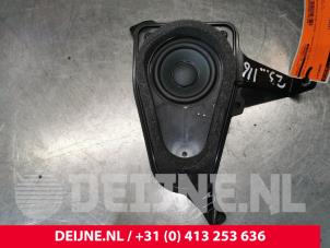 Używane Glosnik Volvo XC90 II 2.0 D5 16V AWD Cena € 100,00 Procedura marży oferowane przez van Deijne Onderdelen Uden B.V.