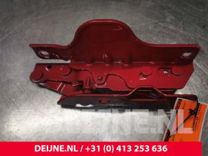 Gebrauchte Motorhaube Scharnier Tesla Model S P85D Preis € 48,40 Mit Mehrwertsteuer angeboten von van Deijne Onderdelen Uden B.V.