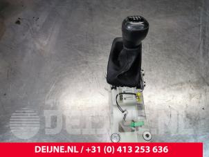 Used Gear stick Volvo V60 II (ZW) 2.0 D4 16V Price € 100,00 Margin scheme offered by van Deijne Onderdelen Uden B.V.